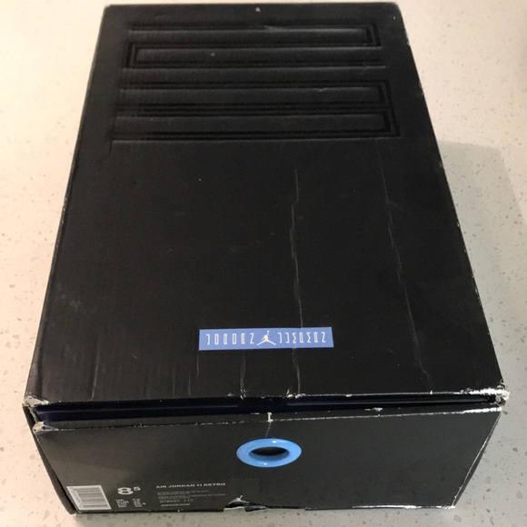 Air Jordan 11 retro (men’s 8.5) - Picture 4 of 7